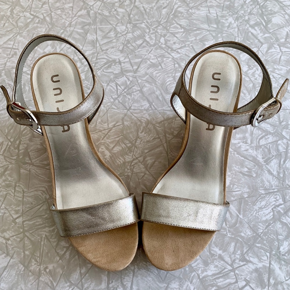 Unisa Lanzer Strappy Silver Wedge Sandals 8.5